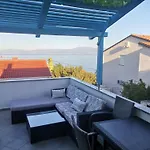 아파트 Apartmani Omisalj *