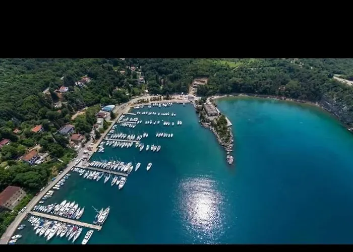 דירה Apartmani Omisalj *