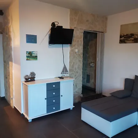 Apartmani Omisalj *