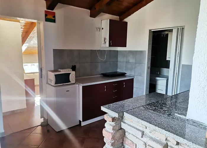 Apartmani Omisalj Омишаль