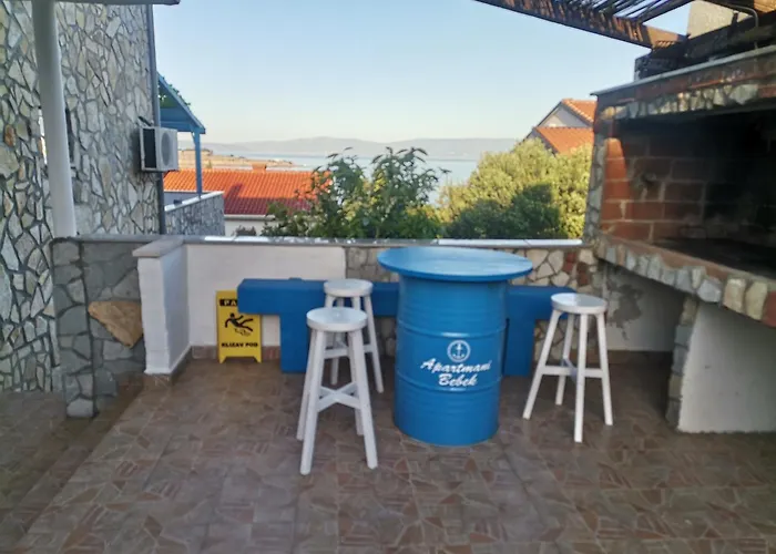 Apartmani Omisalj Daire