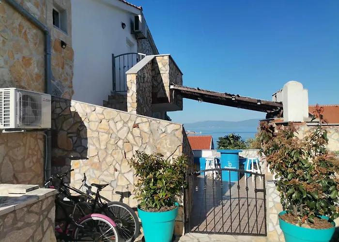 Daire Apartmani Omisalj Omišalj